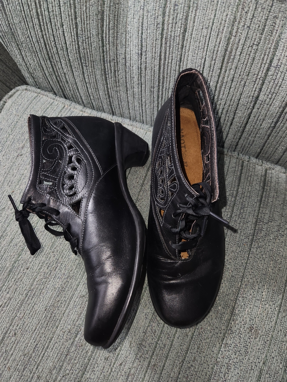 🍉Naot Black Leather Lace-Up Ankle Booties